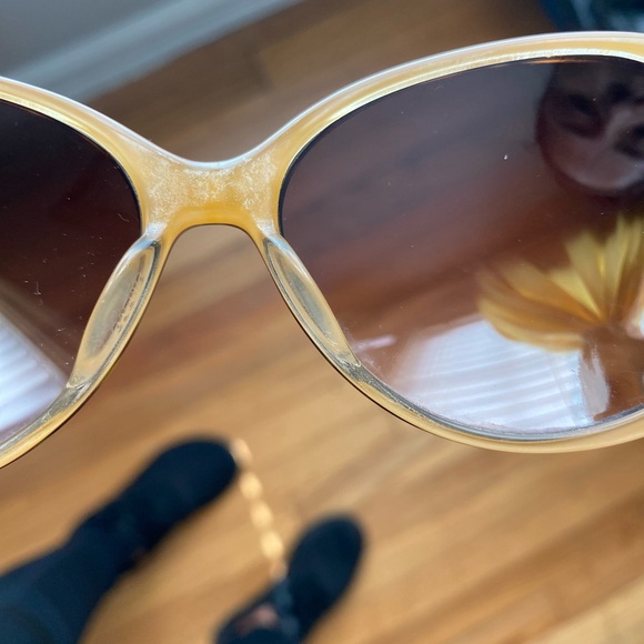 Coach Brown Tortoise Sunglasses - Picture 8 of 11